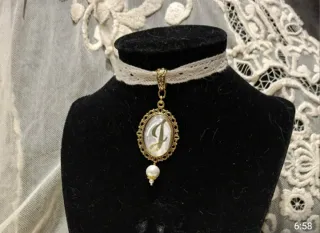 Collar Camafeo Inicial J