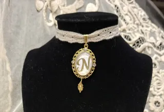 Collar Camafeo Inicial Dorado Blanco