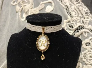 Collar Camafeo Inicial Dorado Blanco