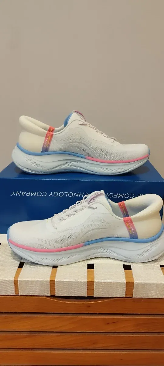 Zapatillas Skechers Blancas y Rosas Nuevas