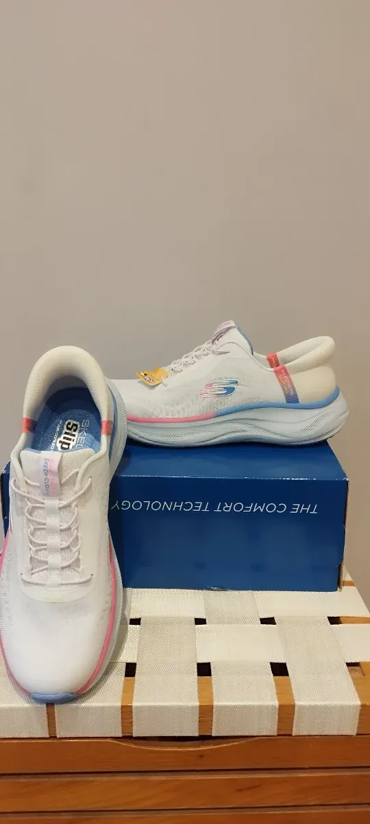 Zapatillas Skechers Blancas y Rosas Nuevas