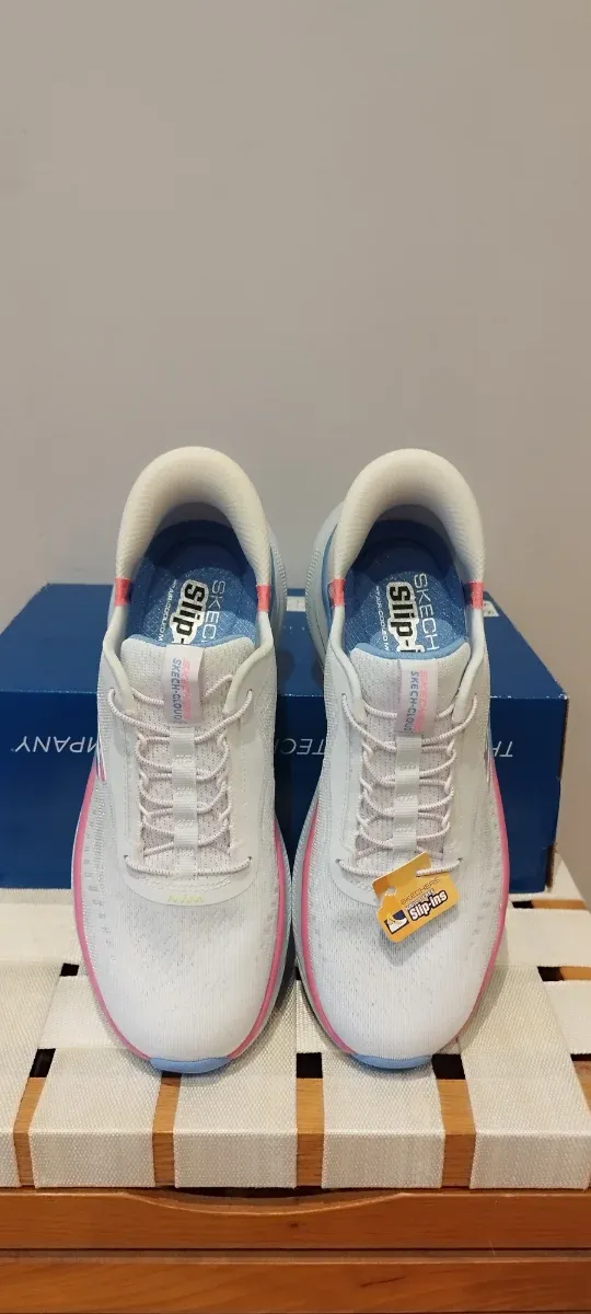 Zapatillas Skechers Blancas y Rosas Nuevas