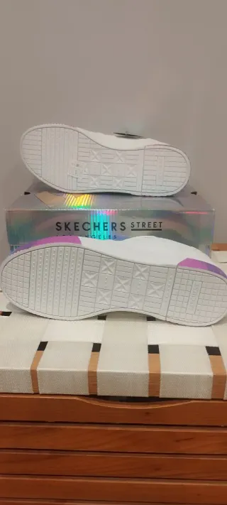 Nuove scarpe da ginnastica Skechers Street bianche