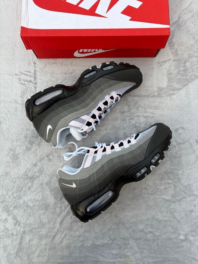 Nike Air Max 95 pink foam