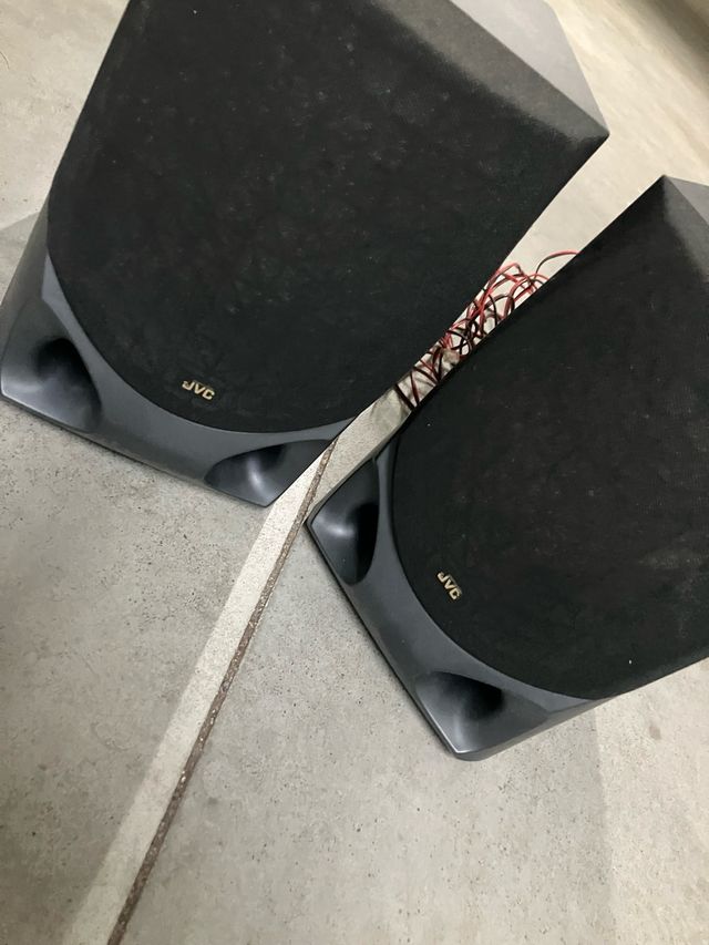 Altoparlanti JVC in legno neri