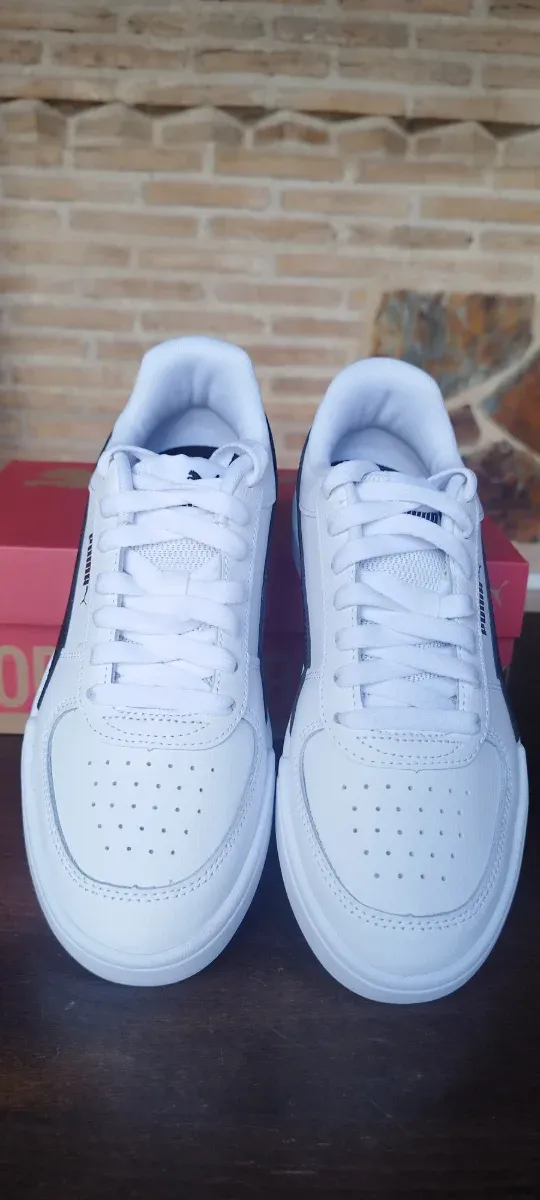 Zapatillas Puma Blancas y Negras Nuevas