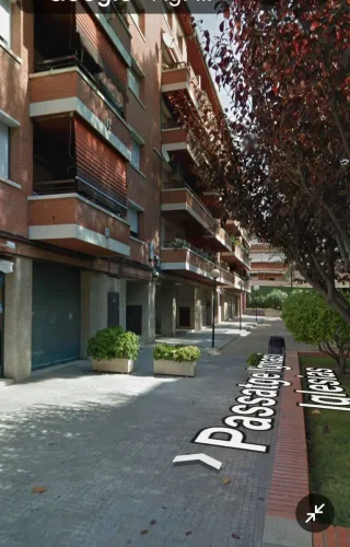 Se ALQUILA LOCAL. con baño.!! 3,5 solo para entrar