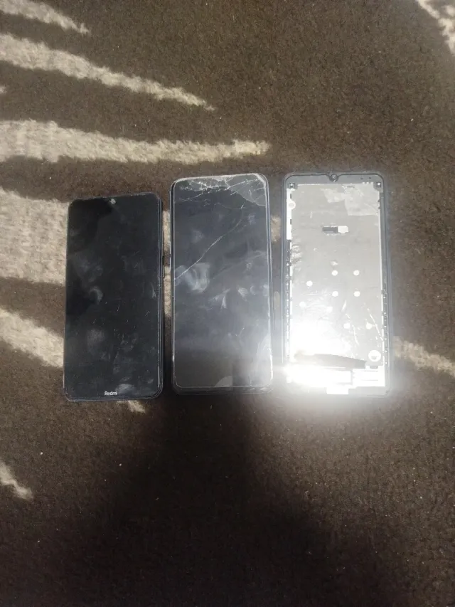 Lote 3 cellulari Redmi per pezzi