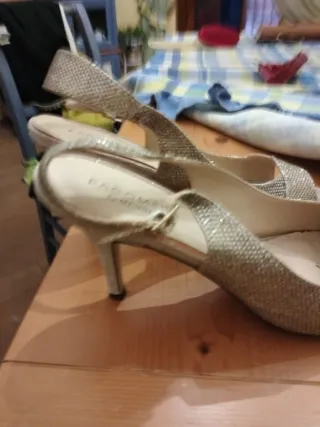 Sandali dorati Pacomena by Menbur