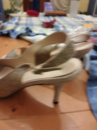 Sandali dorati Pacomena by Menbur