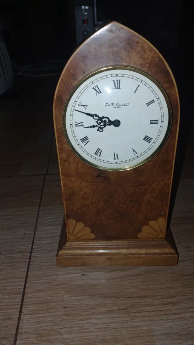 Orologio da tavolo J & E. Cornhill