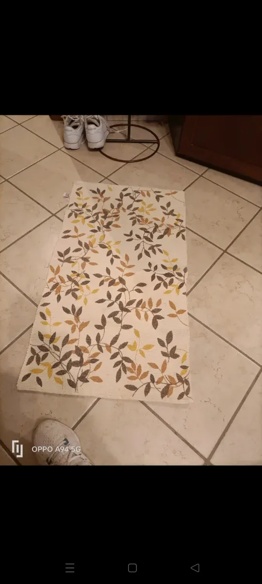 Tappeto con motivo floreale nuovo