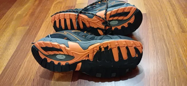 Zapatos de seguridad trabajo negros y naranjas