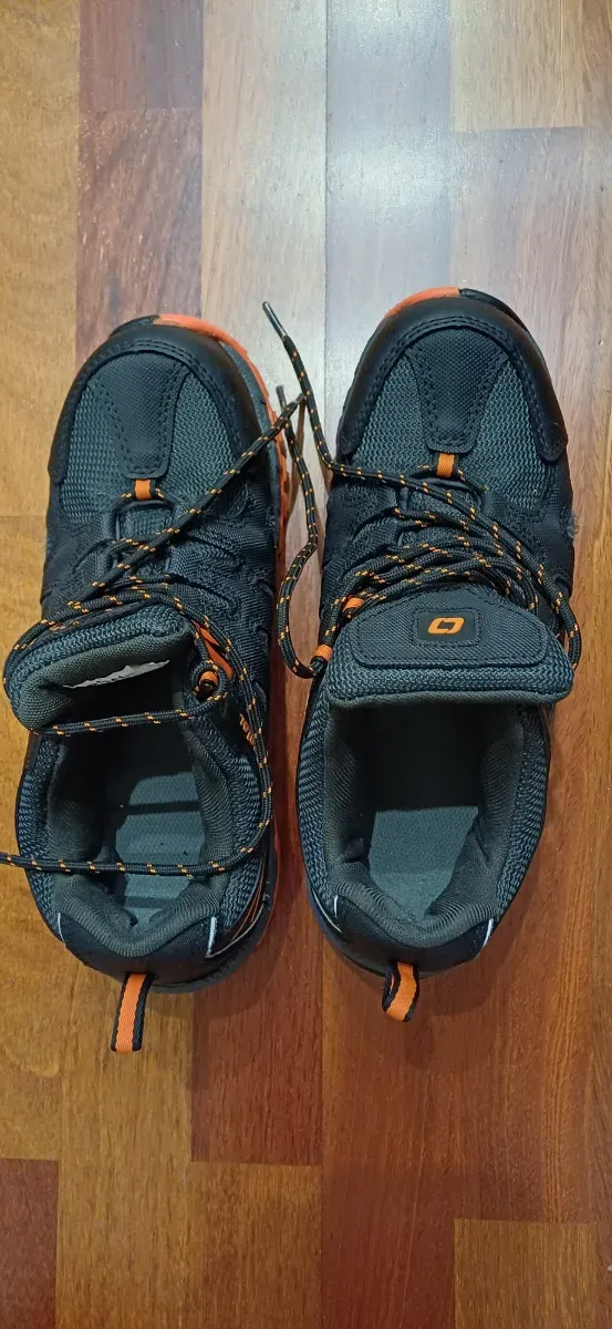 Zapatos de seguridad trabajo negros y naranjas