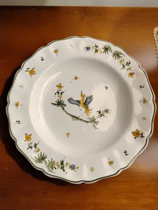 Piatto in ceramica francese decorato