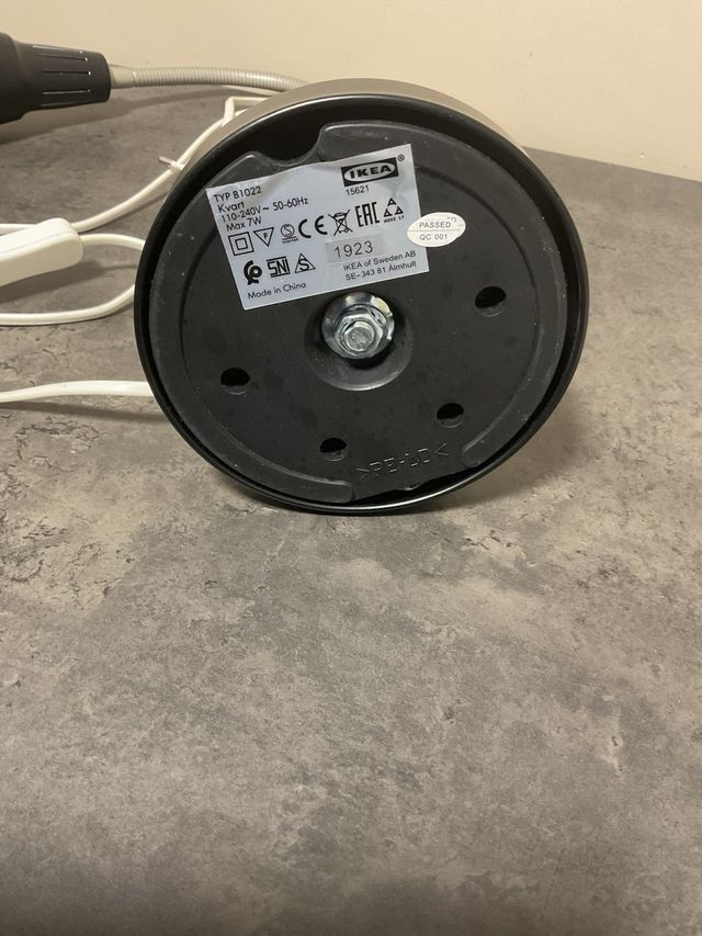 Flexo de escritorio Ikea negro y plateado