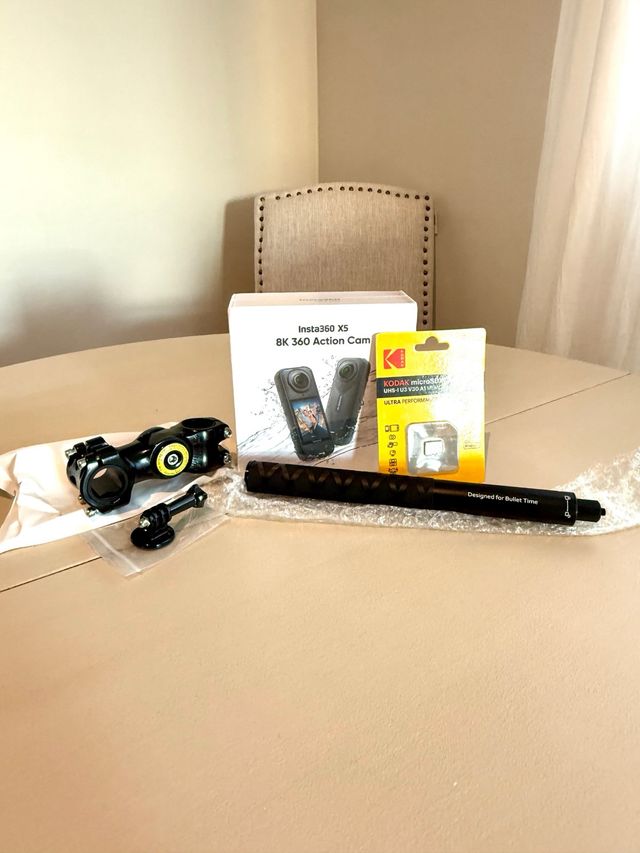 Insta360 X5 + Kit Motero
