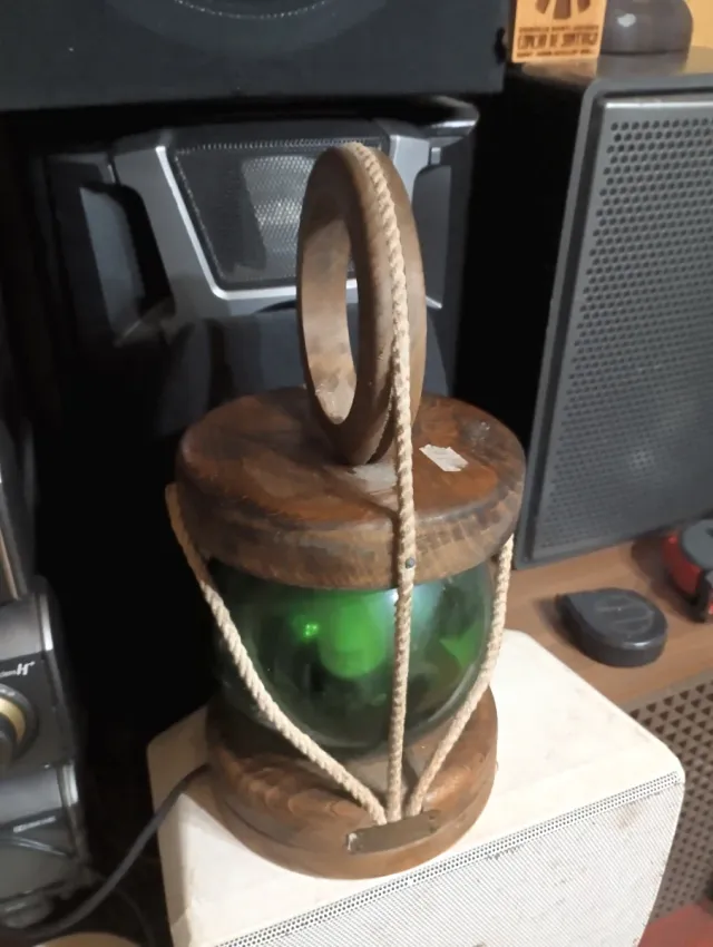 Lámpara Antigua Madera y Cuerdas Vidrio Verde