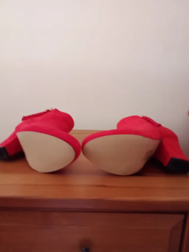 Botines rojos sin estrenar