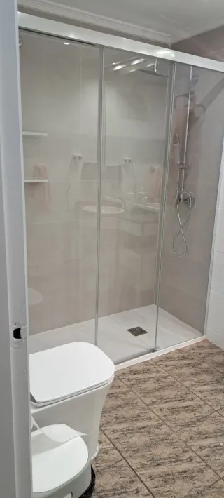 Platos de ducha de resina