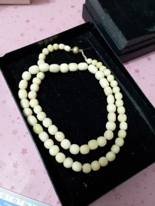 Collana in materiale nobile