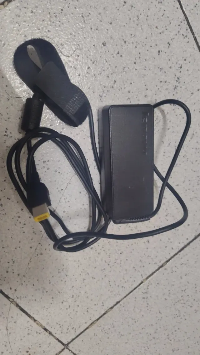 Caricabatterie originale Lenovo