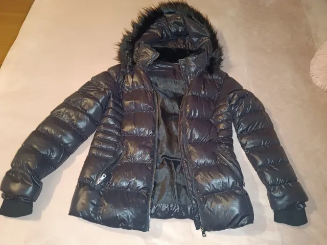 Piumino corto donna nero brillante