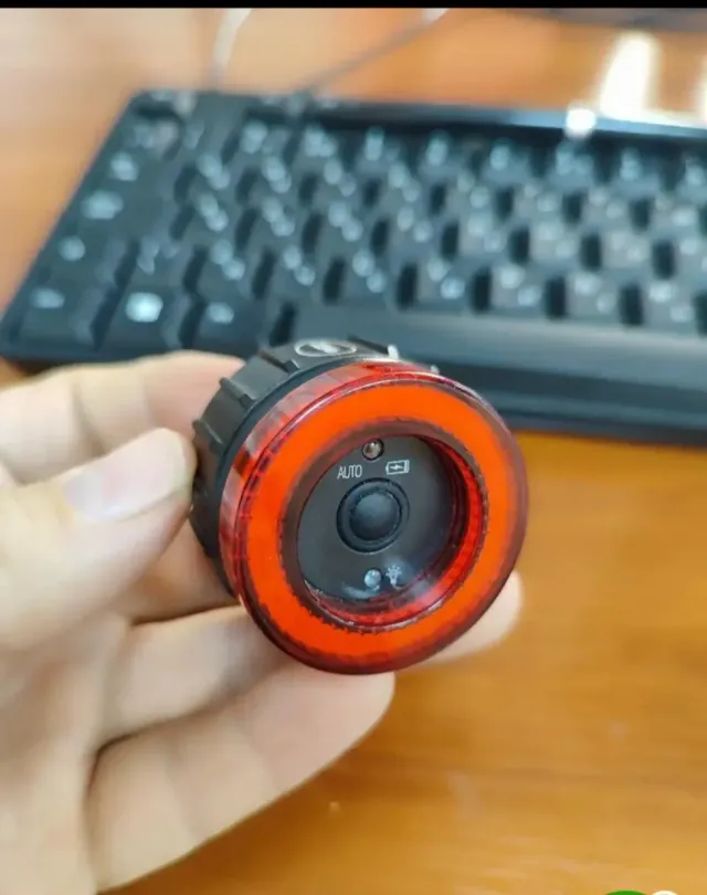 Luce LED posteriore bici/monopattino