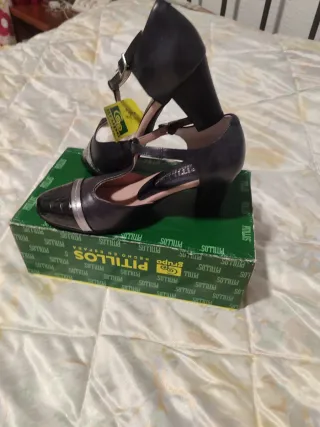 Zapatos Pitillos Negros y Plateados de piel