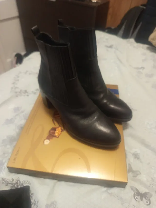 Botines de tacón negros