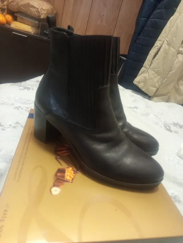 Botines de tacón negros