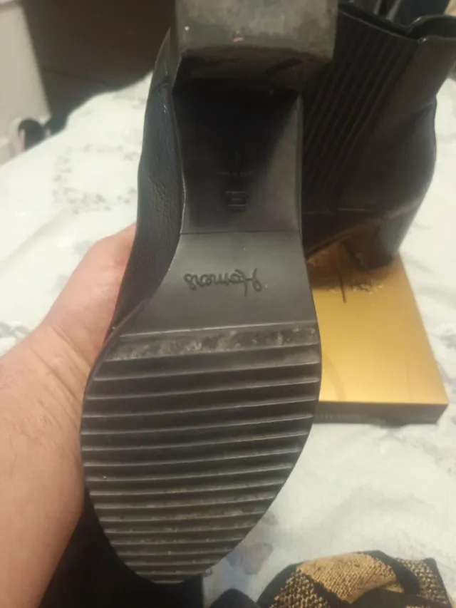 Botines de tacón negros