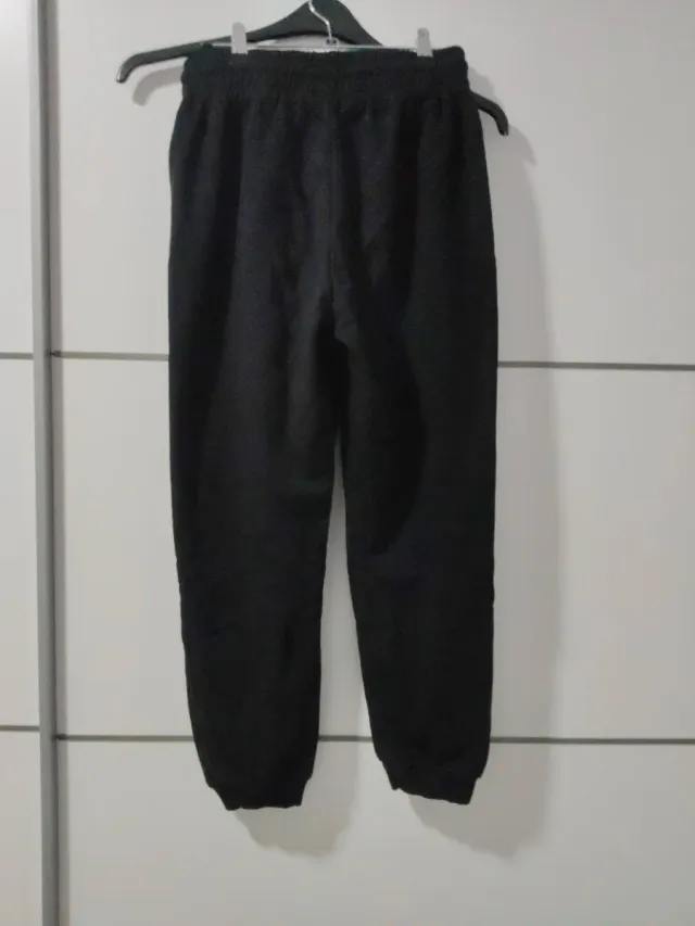 Pantalón chándal negro talla M