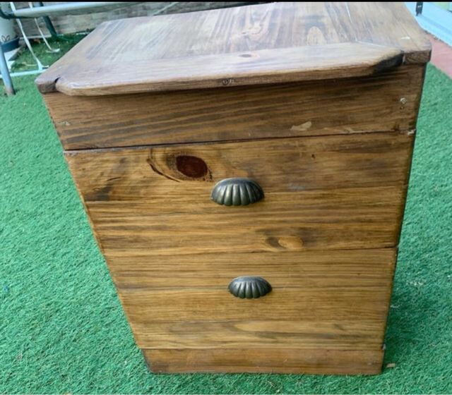 Mesita de noche rústica madera maciza vintage