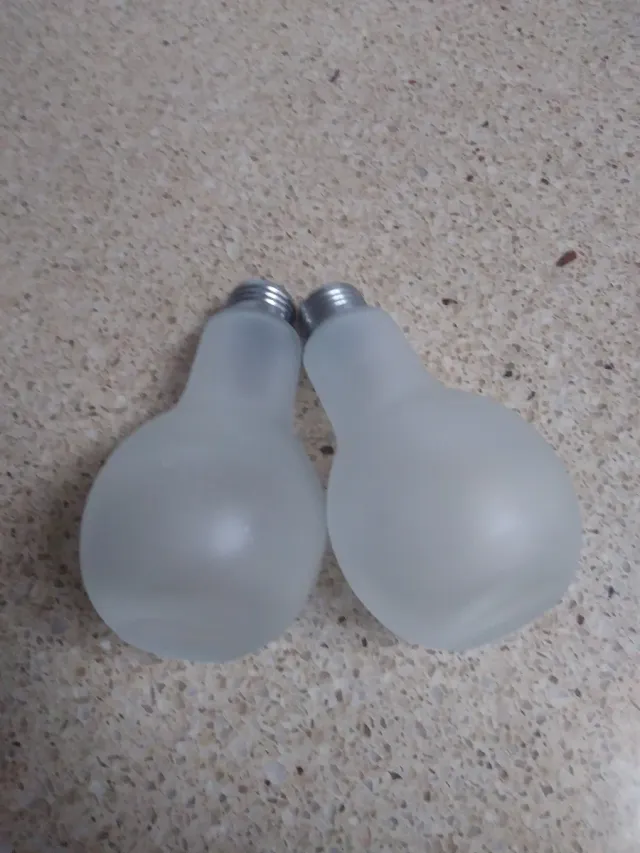 Salero de cristal e metal