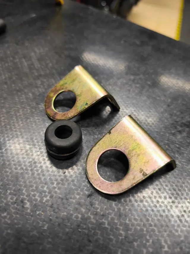 Soportes y goma Rieju MR 80