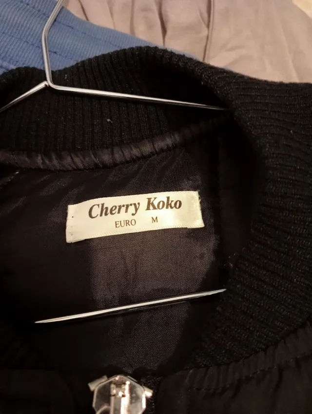 Cazadora bomber negra