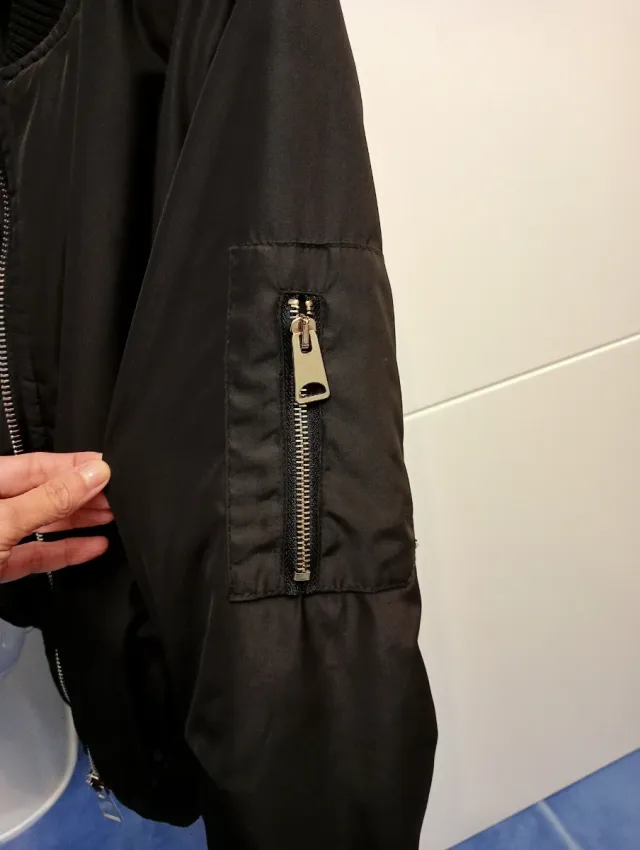 Cazadora bomber negra