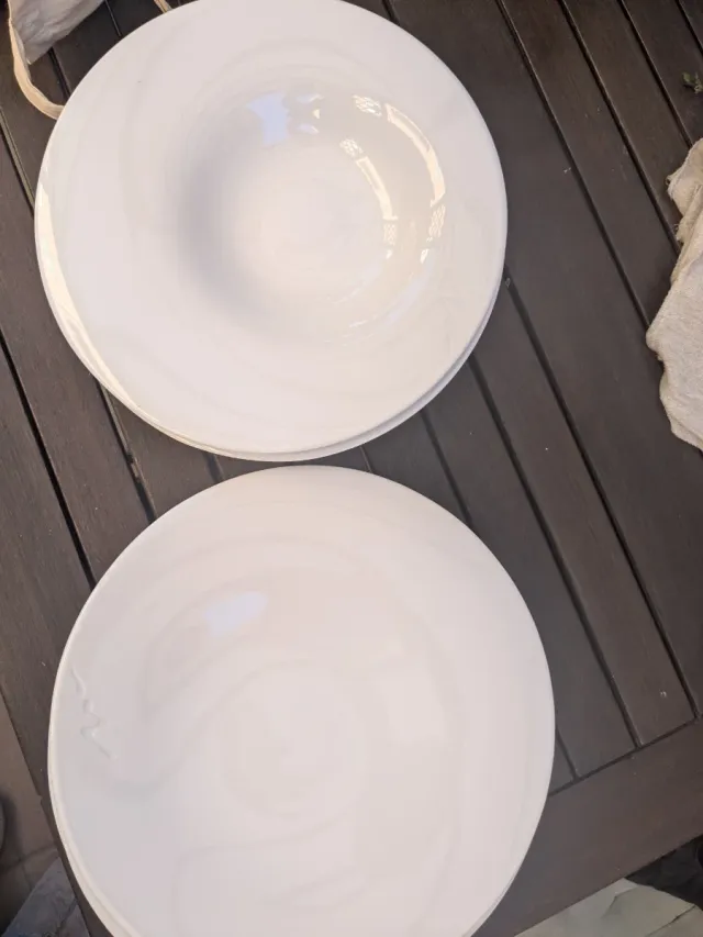 10 Platos de cerámica blancos