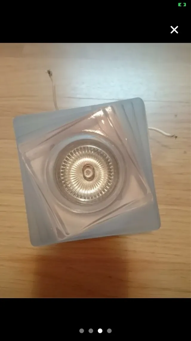 Lâmpada de cristal e metal