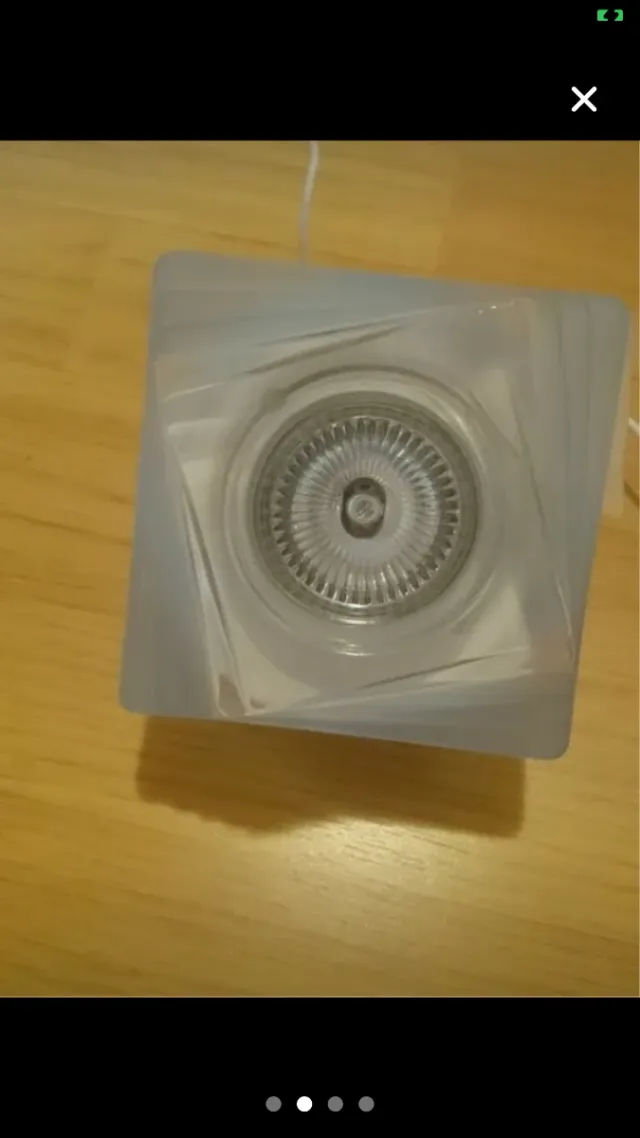 Lâmpada de cristal e metal