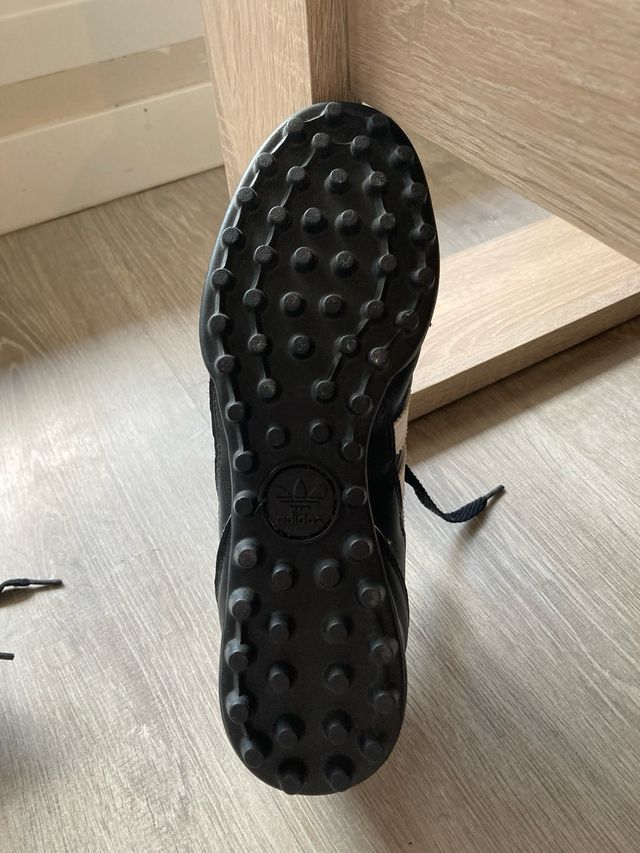 Zapatillas Adidas Kaiser 5 multitacos