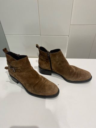 Botines ante marrón hebilla