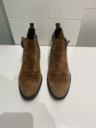 Botines ante marrón hebilla