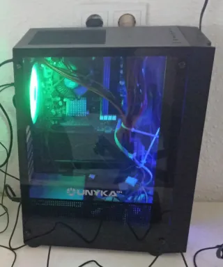 PC Gaming UNYKA LED Tarjeta Gráfica
