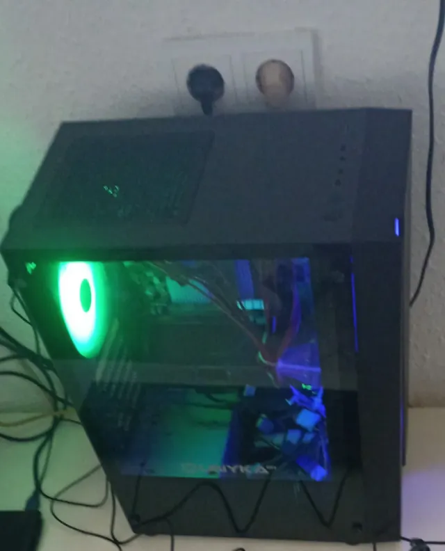 PC Gaming UNYKA LED Tarjeta Gráfica