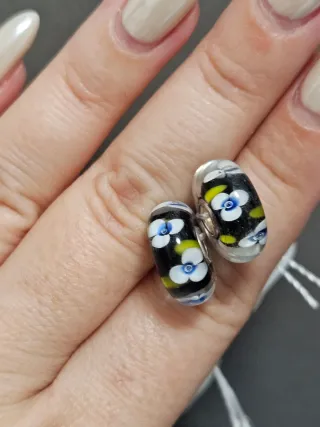 Murano Cristal Flores Abalorio Negro