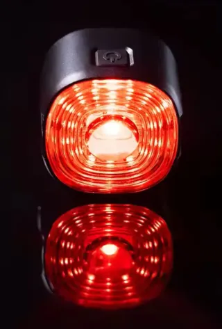 Luce posteriore LED ricaricabile per bici