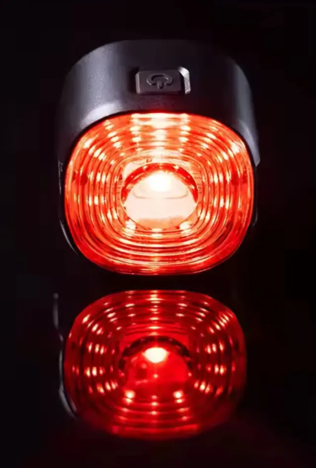 Luce posteriore LED ricaricabile per bici