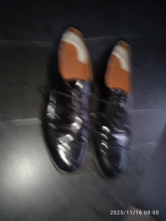 Sapatos baixos pretos femininos